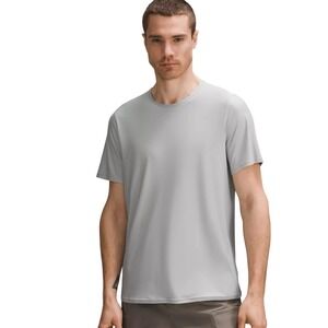 Lululemon Soft Nulu ShortSleeve T-Shirt Mens Light Grey Active Crew Neck P2P 21"